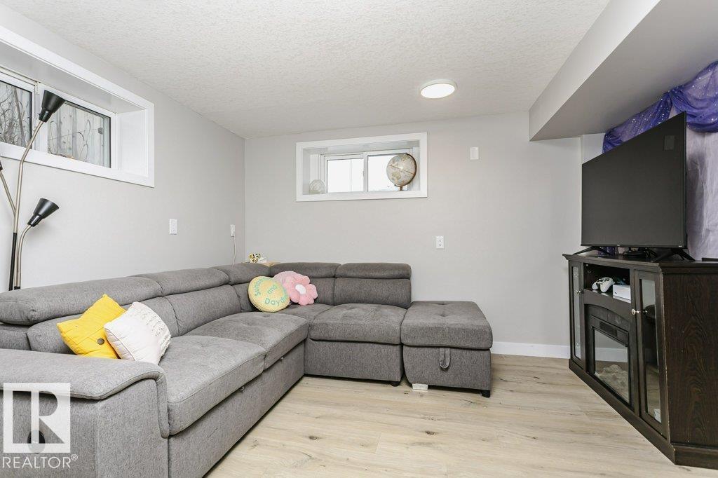 9020 152 St Nw, Edmonton, Alberta  T5R 1M3 - Photo 21 - E4486417