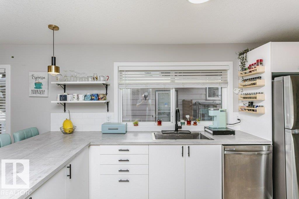 9020 152 St Nw, Edmonton, Alberta  T5R 1M3 - Photo 9 - E4486417