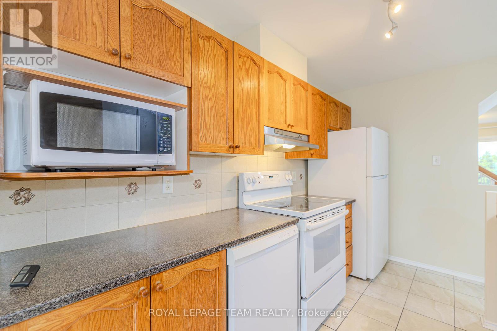 263 Cresthaven Drive, Ottawa, Ontario  K2G 6W3 - Photo 8 - X13099856