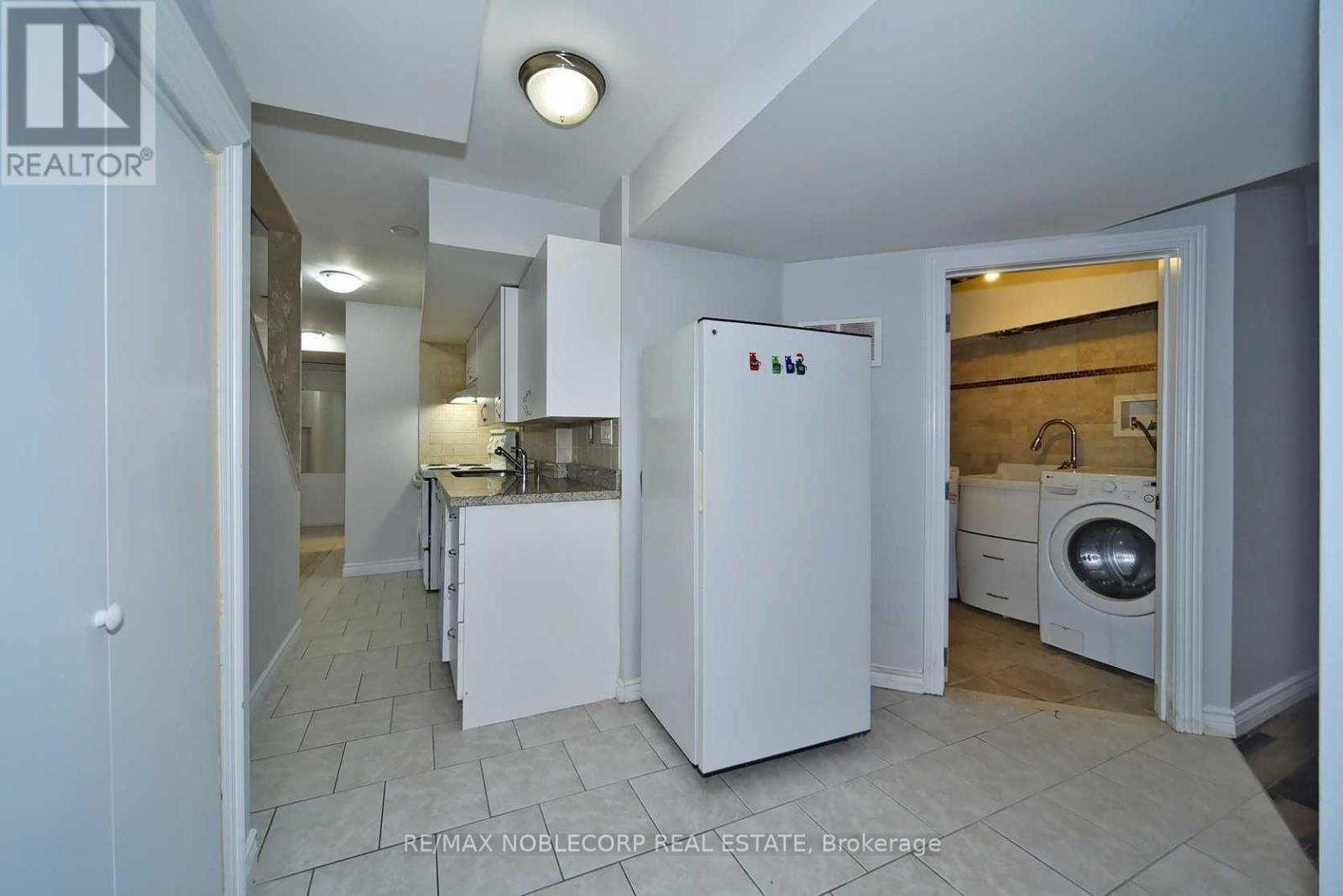 Basement - 16-103 Foxchase Avenue, Vaughan, Ontario  L4L 9K7 - Photo 13 - N13099840