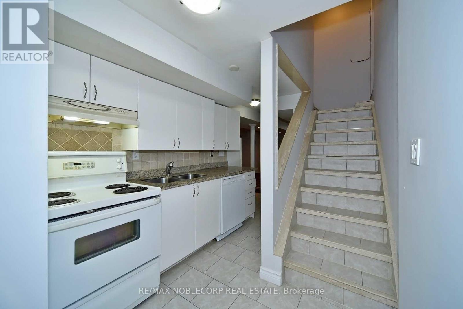 Basement - 16-103 Foxchase Avenue, Vaughan, Ontario  L4L 9K7 - Photo 3 - N13099840