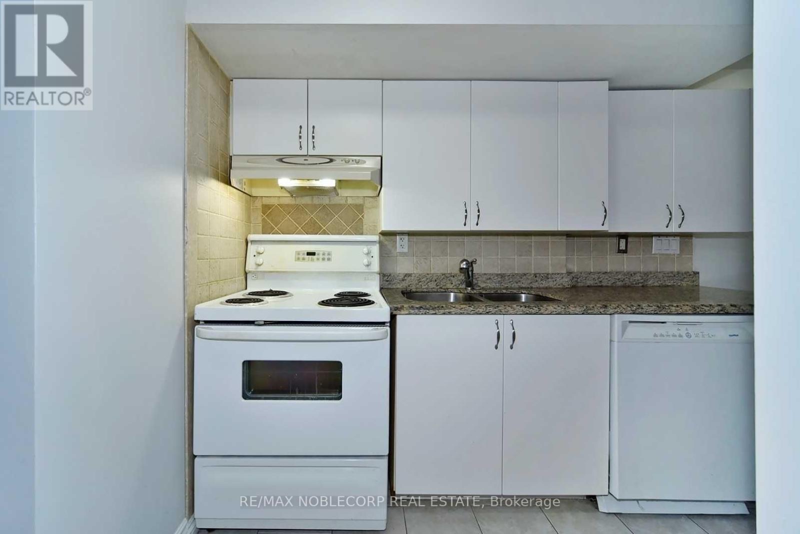 Basement - 16-103 Foxchase Avenue, Vaughan, Ontario  L4L 9K7 - Photo 4 - N13099840