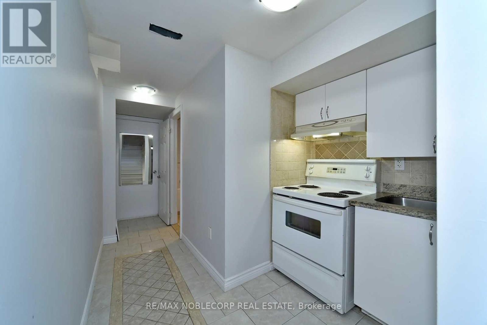 Basement - 16-103 Foxchase Avenue, Vaughan, Ontario  L4L 9K7 - Photo 5 - N13099840