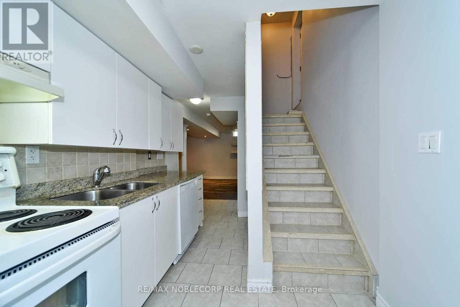 Basement - 16-103 Foxchase Avenue, Vaughan, Ontario  L4L 9K7 - Photo 7 - N13099840