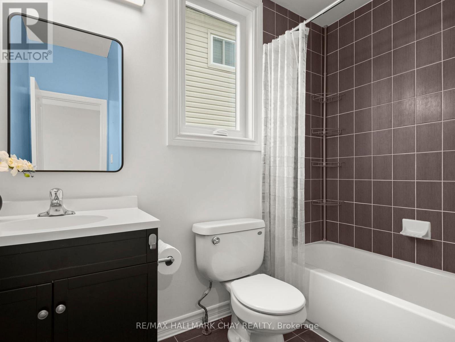 102 Diana Way, Barrie, Ontario  L4M 7J2 - Photo 13 - S13099850
