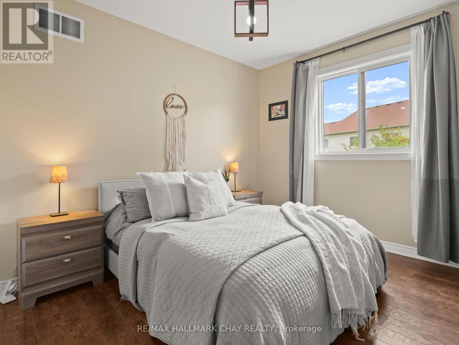 102 Diana Way, Barrie, Ontario  L4M 7J2 - Photo 32 - S13099850