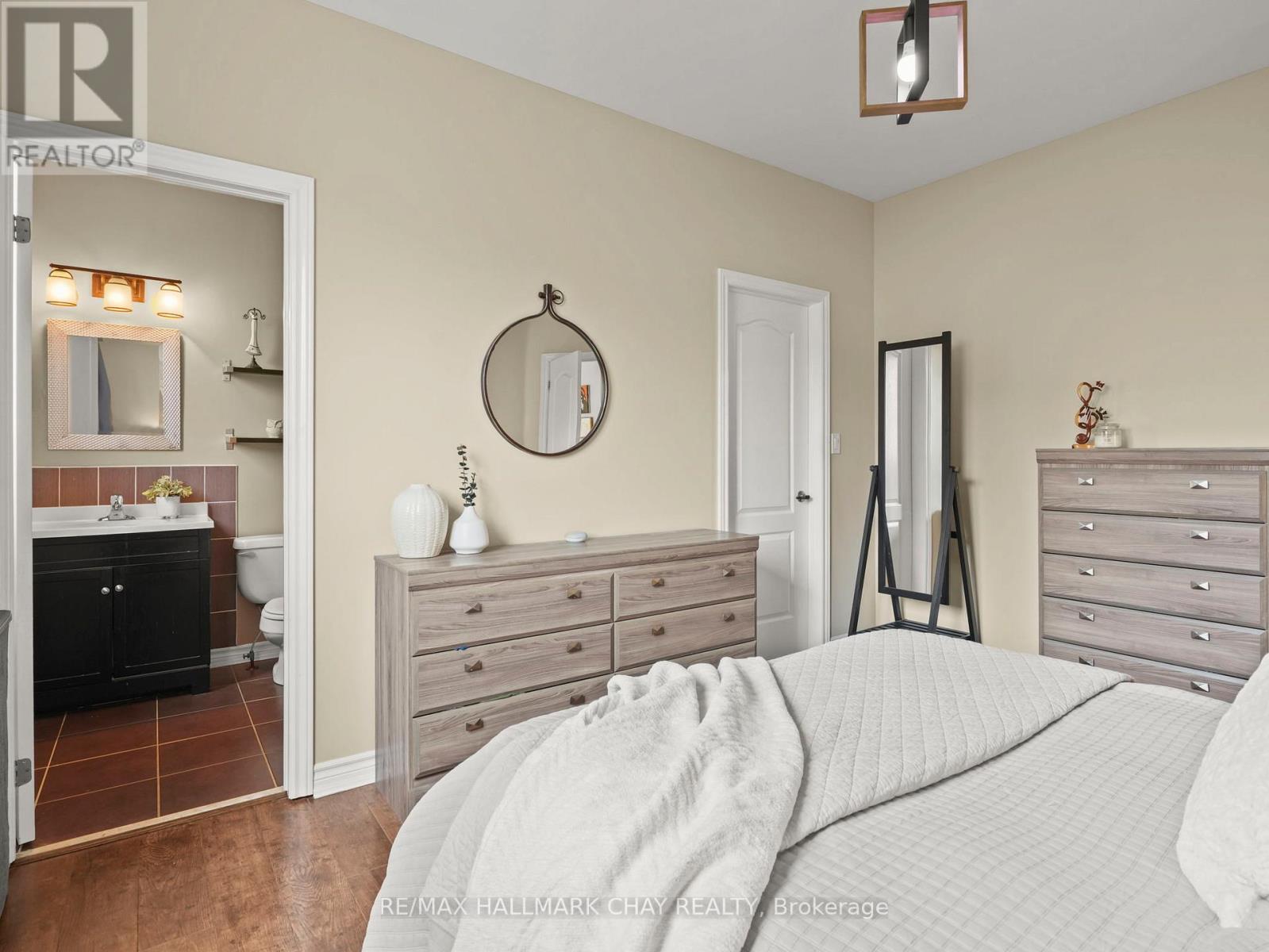 102 Diana Way, Barrie, Ontario  L4M 7J2 - Photo 34 - S13099850
