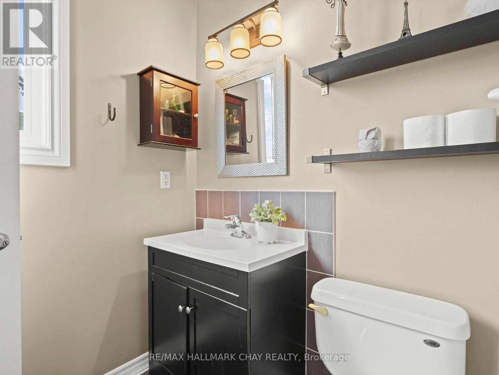 102 Diana Way, Barrie, Ontario  L4M 7J2 - Photo 35 - S13099850