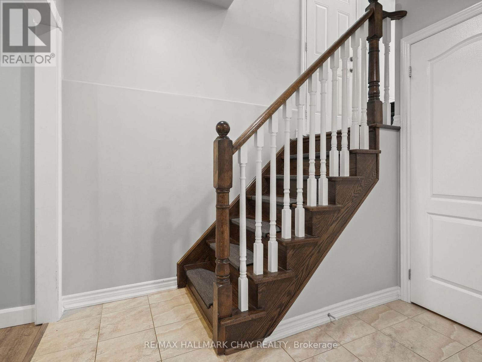 102 Diana Way, Barrie, Ontario  L4M 7J2 - Photo 38 - S13099850