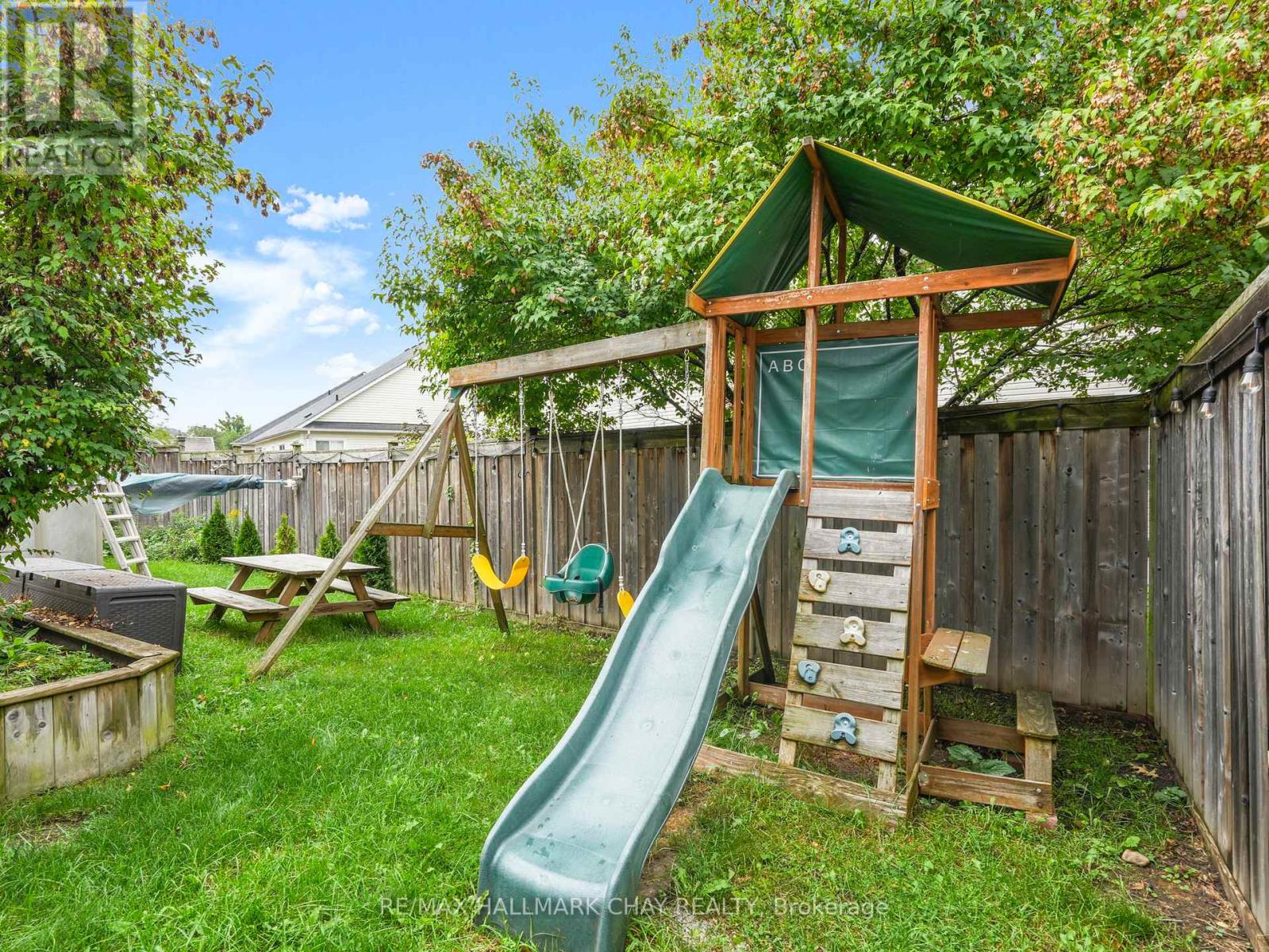 102 Diana Way, Barrie, Ontario  L4M 7J2 - Photo 43 - S13099850