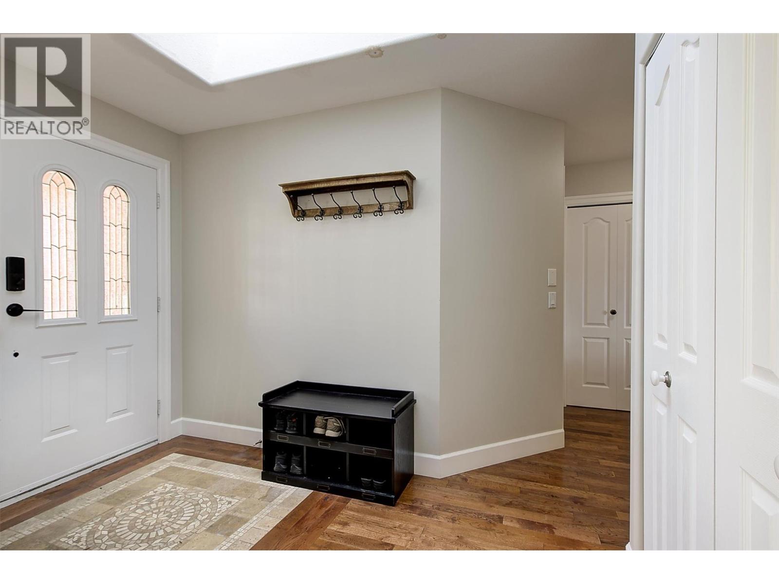 573 Spruceview Place N, Kelowna, British Columbia  V1V 1S7 - Photo 4 - 10378336