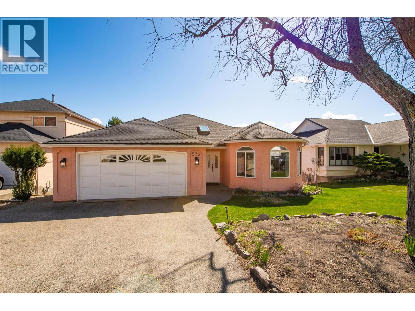 573 Spruceview Place N, Kelowna, British Columbia
