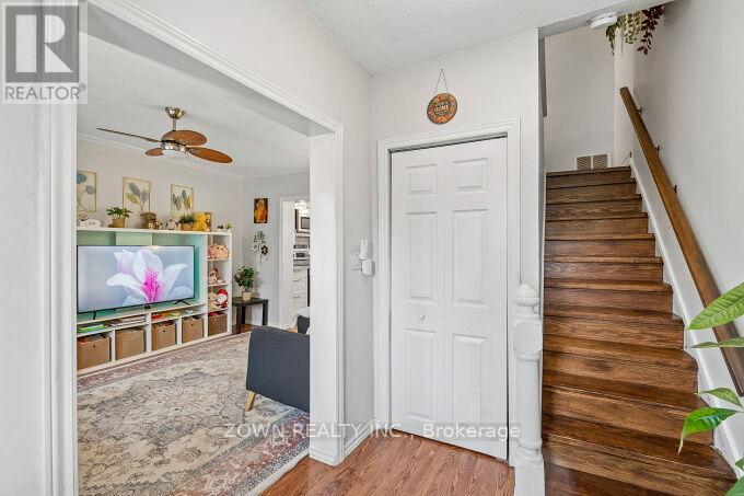 6 Albany Avenue, Hamilton (Crown Point), Ontario  L8H 2H2 - Photo 3 - X13099810