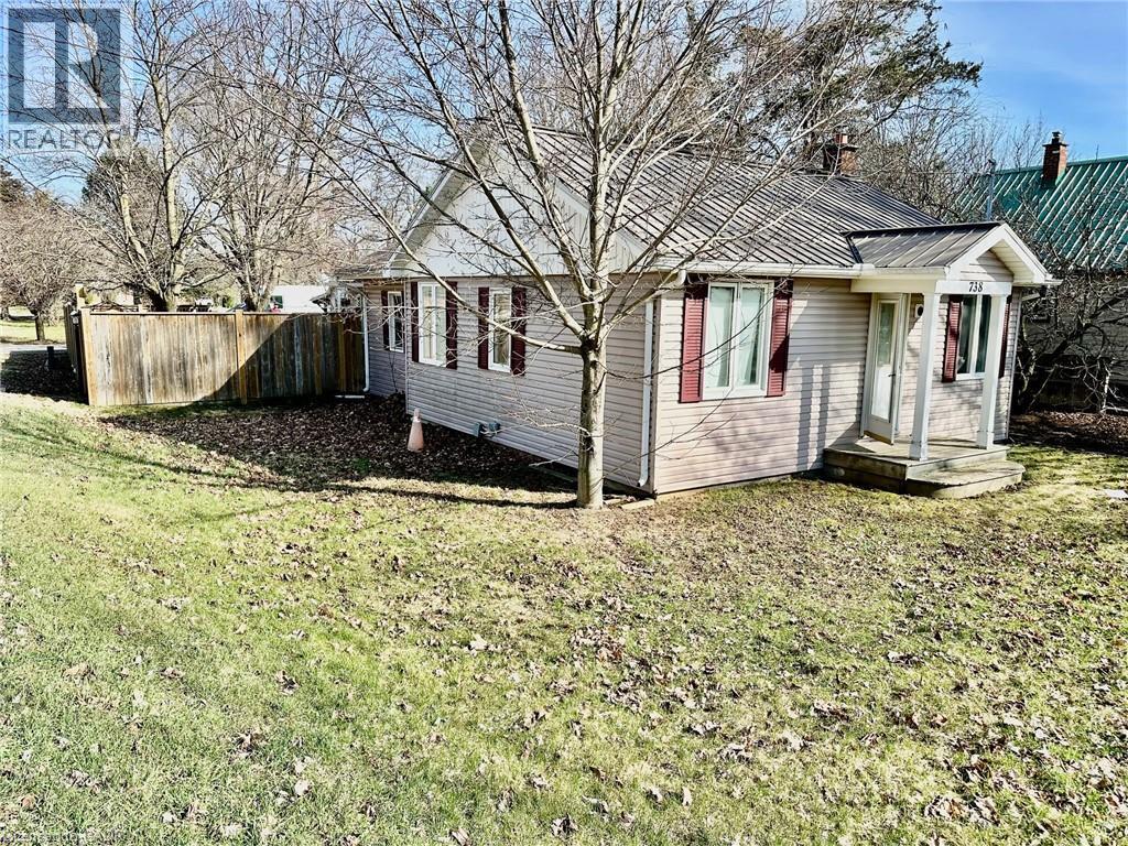 738 MOUNT PLEASANT Road, mount pleasant, Ontario