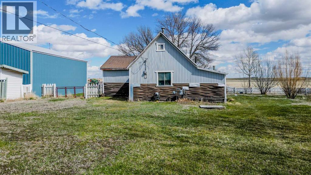102 County Road, Warner, Alberta  T0K 2L0 - Photo 9 - A2299916