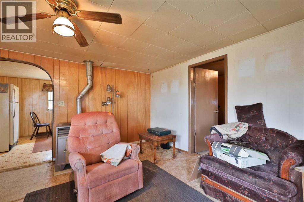 102 County Road, Warner, Alberta  T0K 2L0 - Photo 12 - A2299916