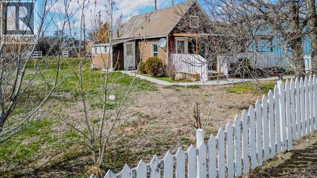 102 County Road, Warner, Alberta  T0K 2L0 - Photo 4 - A2299916
