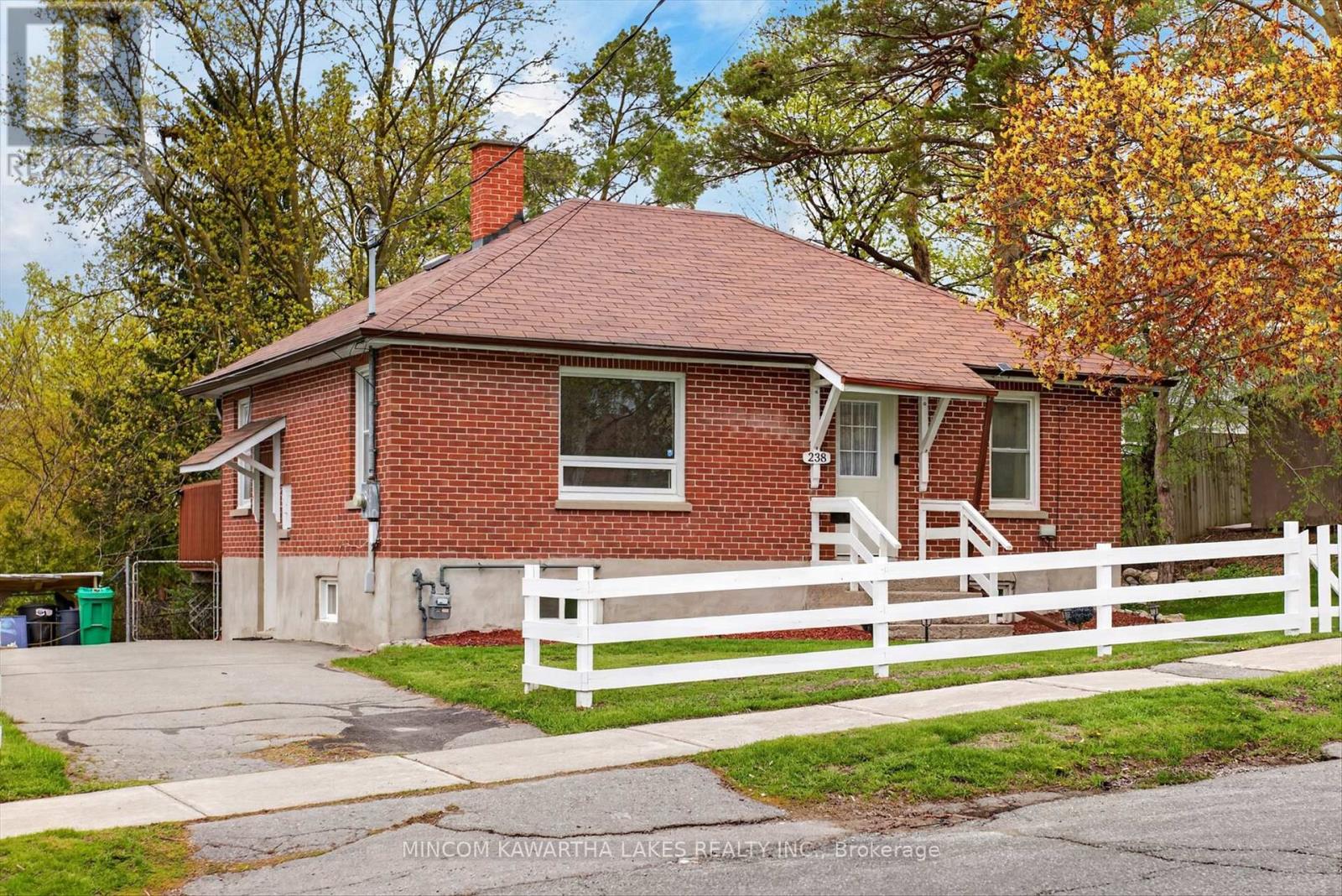 238 Mcfarlane Street, Peterborough, Ontario  K9H 1K3 - Photo 5 - X13098216
