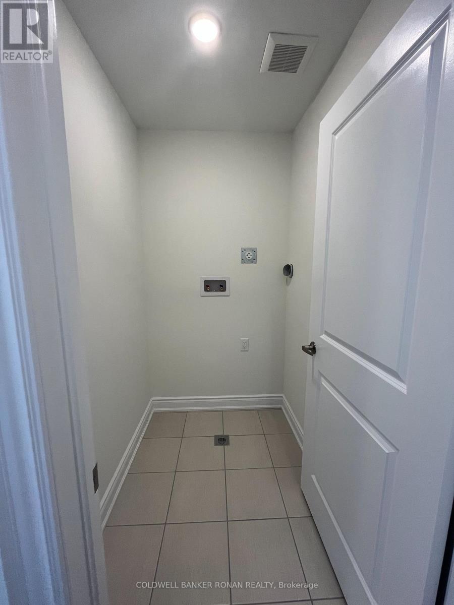 13 Elgin Court, Bradford West Gwillimbury, Ontario  L3Z 4R1 - Photo 8 - N13099404