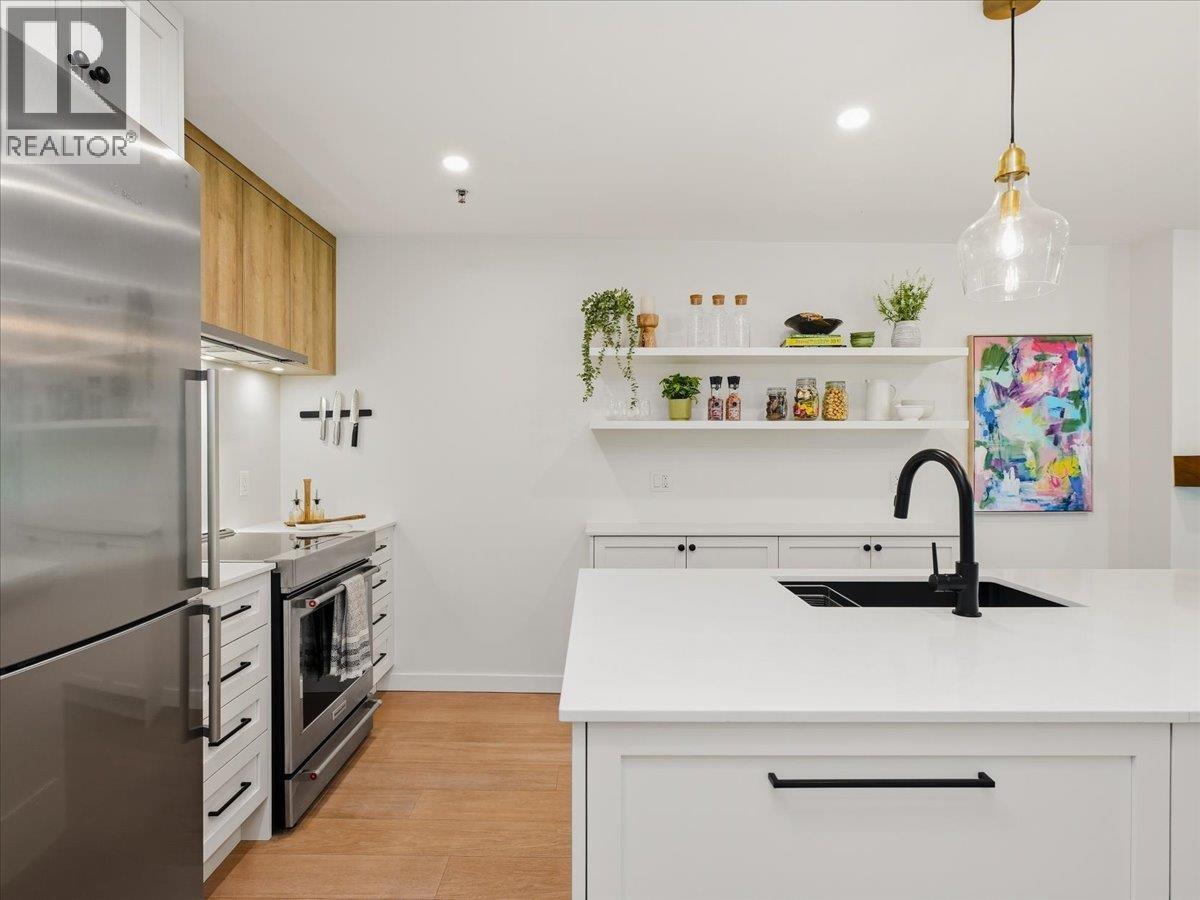 207 1925 W 2nd Avenue, Vancouver, British Columbia  V6J 1J2 - Photo 3 - R3121150