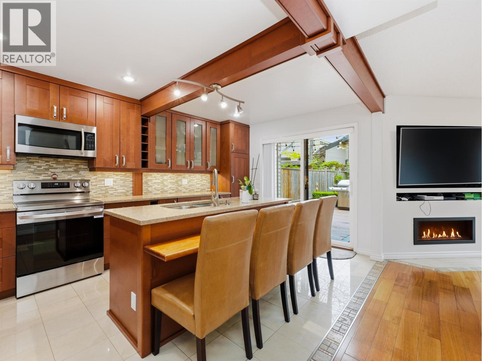 3542 Hurst Place, Vancouver, British Columbia  V5S 4C8 - Photo 5 - R3121016