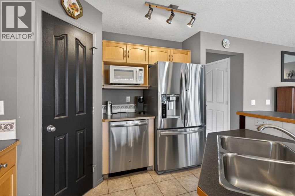 204 Citadel Meadow Close Nw, Calgary, Alberta  T3G 4T4 - Photo 13 - A2306097