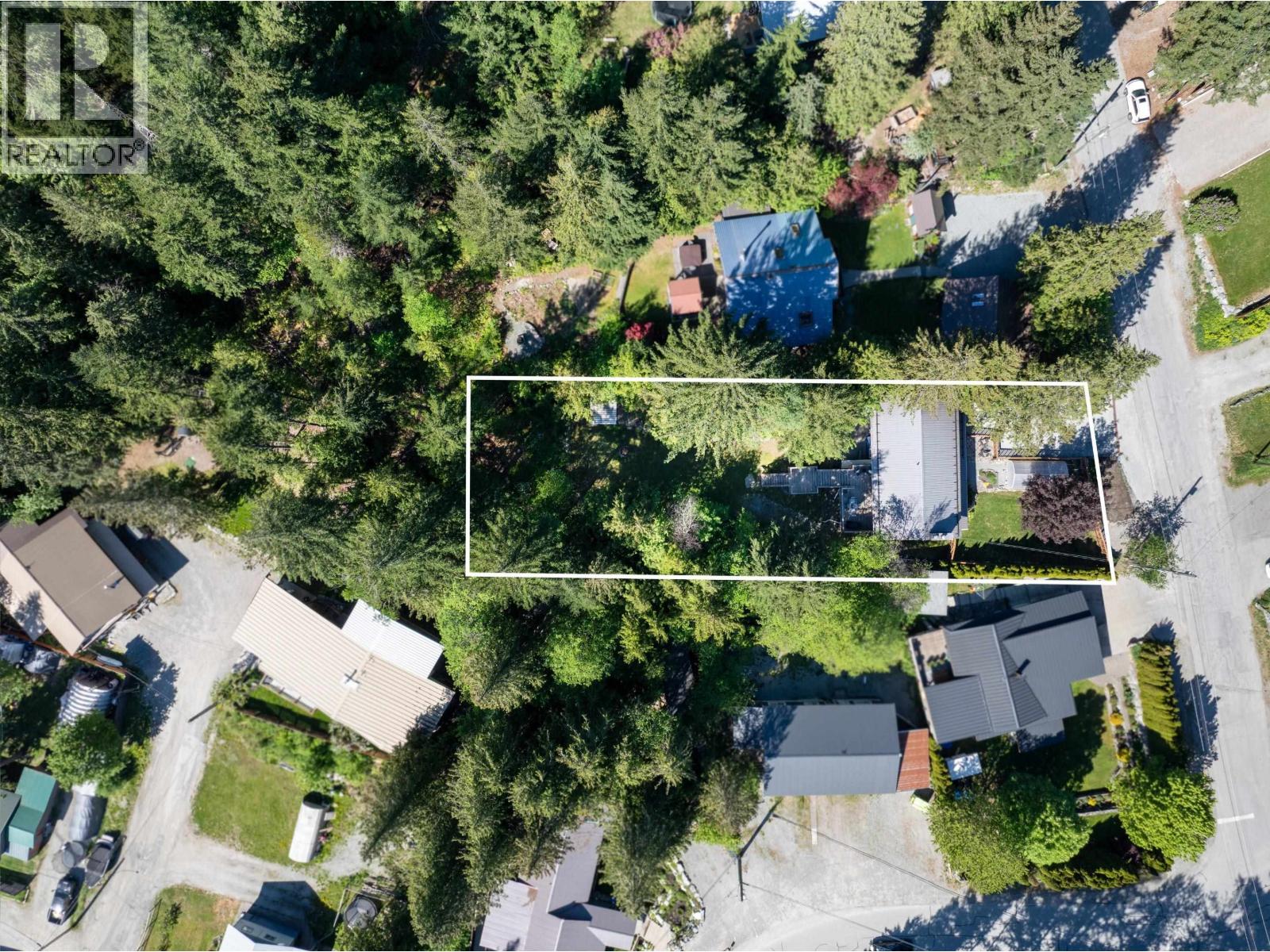 1350 Fernwood Drive, Pemberton, British Columbia  V0N 2L0 - Photo 39 - R3121156