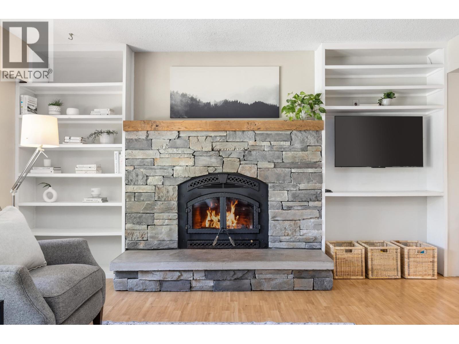 1350 Fernwood Drive, Pemberton, British Columbia  V0N 2L0 - Photo 6 - R3121156