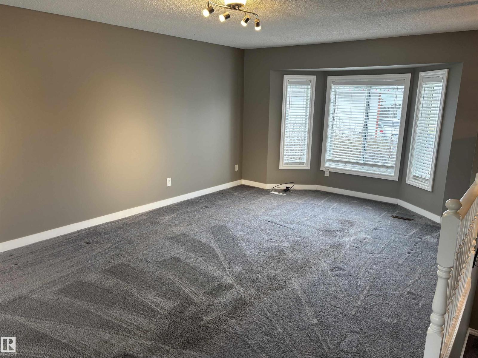 4908 17 Av Nw, Edmonton, Alberta  T6L 2Y7 - Photo 5 - E4486424