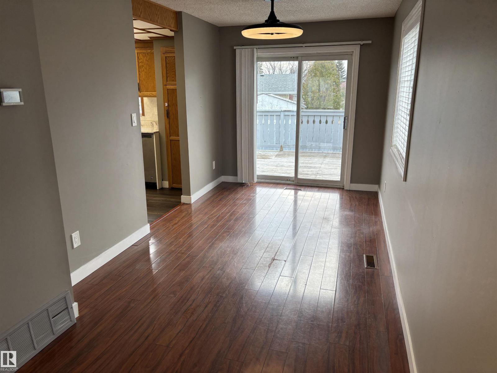 4908 17 Av Nw, Edmonton, Alberta  T6L 2Y7 - Photo 9 - E4486424