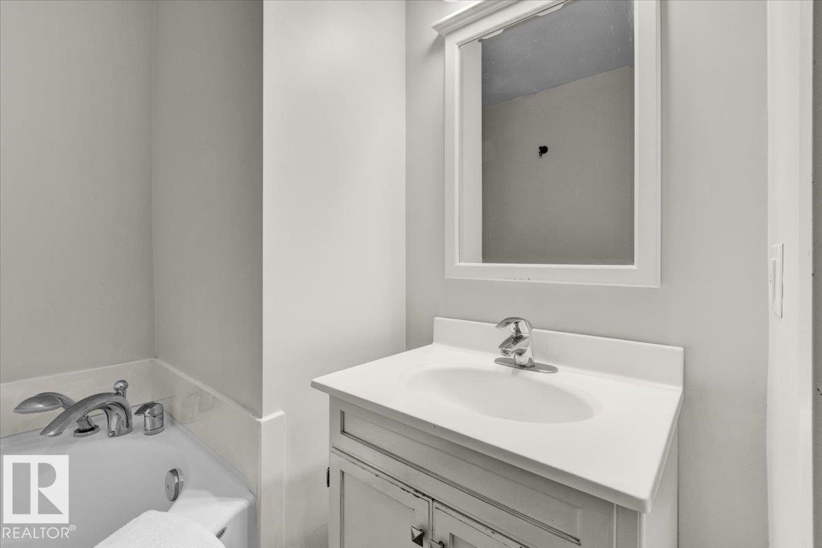 3515 20 Av Nw, Edmonton, Alberta  T6L 3E2 - Photo 35 - E4486425