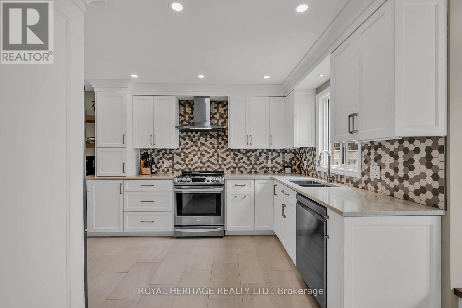 65 Ireland Street, Clarington (Bowmanville), Ontario  L1C 4V1 - Photo 14 - E13099904