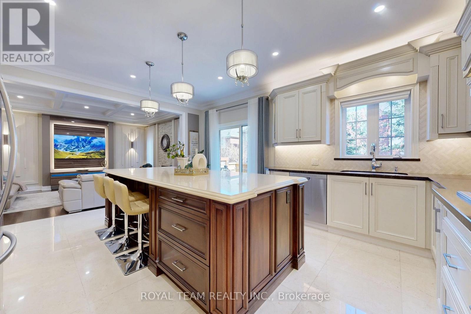 41 Daniel Bram Drive, Vaughan (Patterson), Ontario  L6A 0L4 - Photo 8 - N13099914