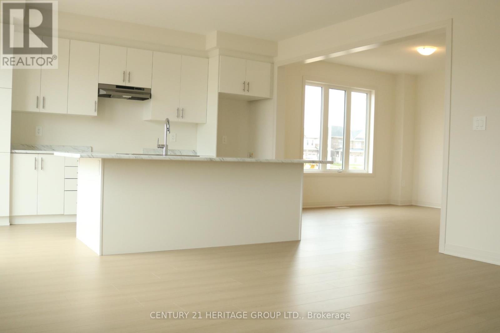 37 Stockholm Road, Barrie, Ontario  L9S 2Z8 - Photo 4 - S13099936