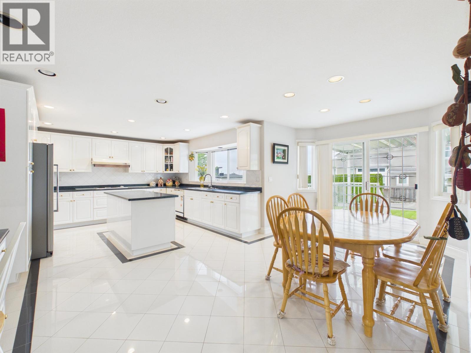 7969 Macpherson Avenue, Burnaby, British Columbia  V5J 4P4 - Photo 14 - R3121189