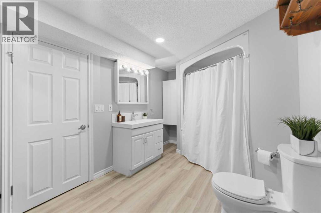 11535 Douglas Woods Rise SE, Calgary, Alberta  T2Z 2A1 - Photo 40 - A2308188