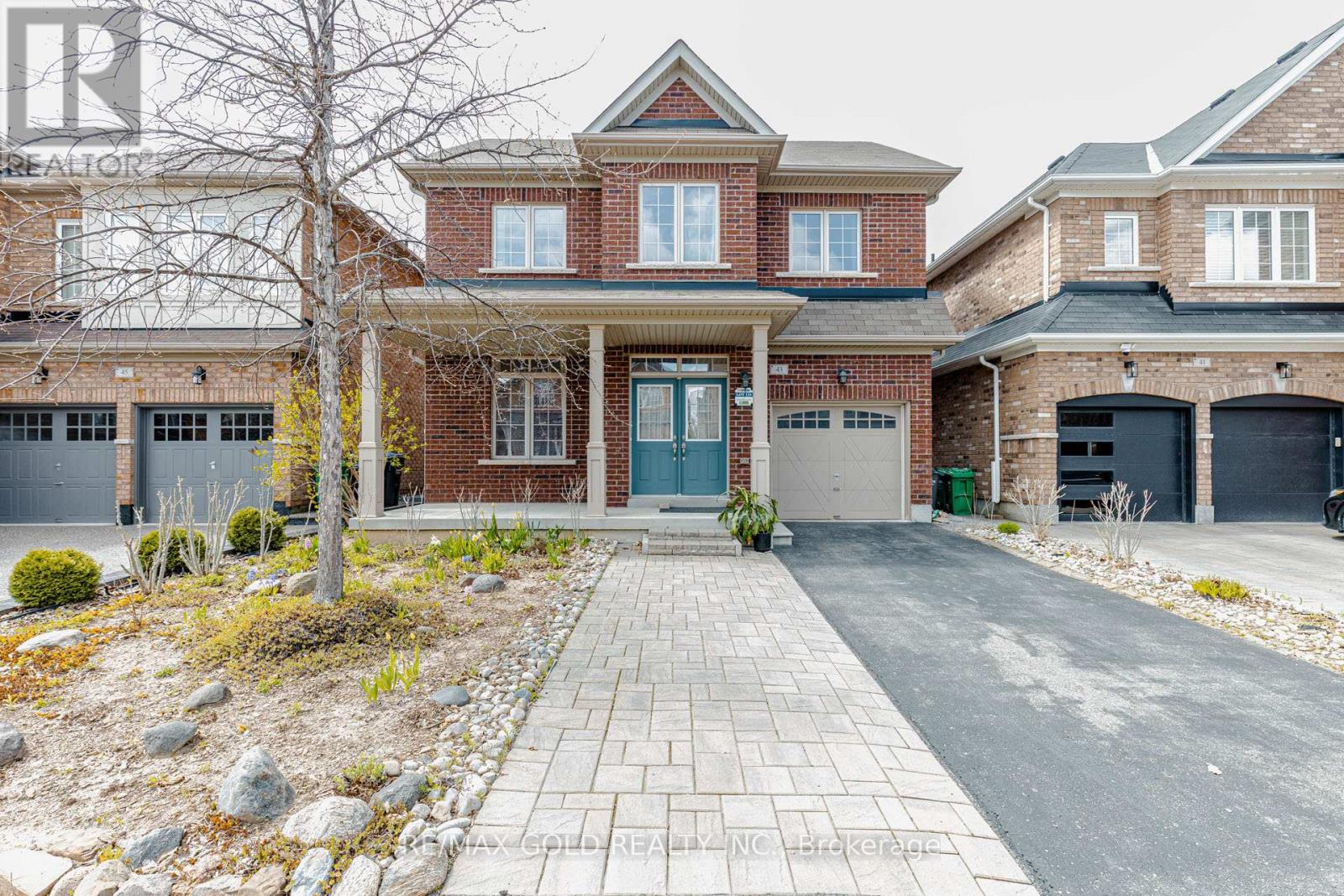 43 GEORGE ROBINSON DRIVE, Brampton, Ontario