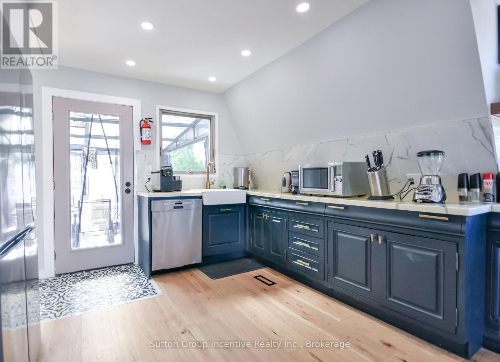 203 Park Road, Tiny, Ontario  L0L 1P1 - Photo 12 - S13093018