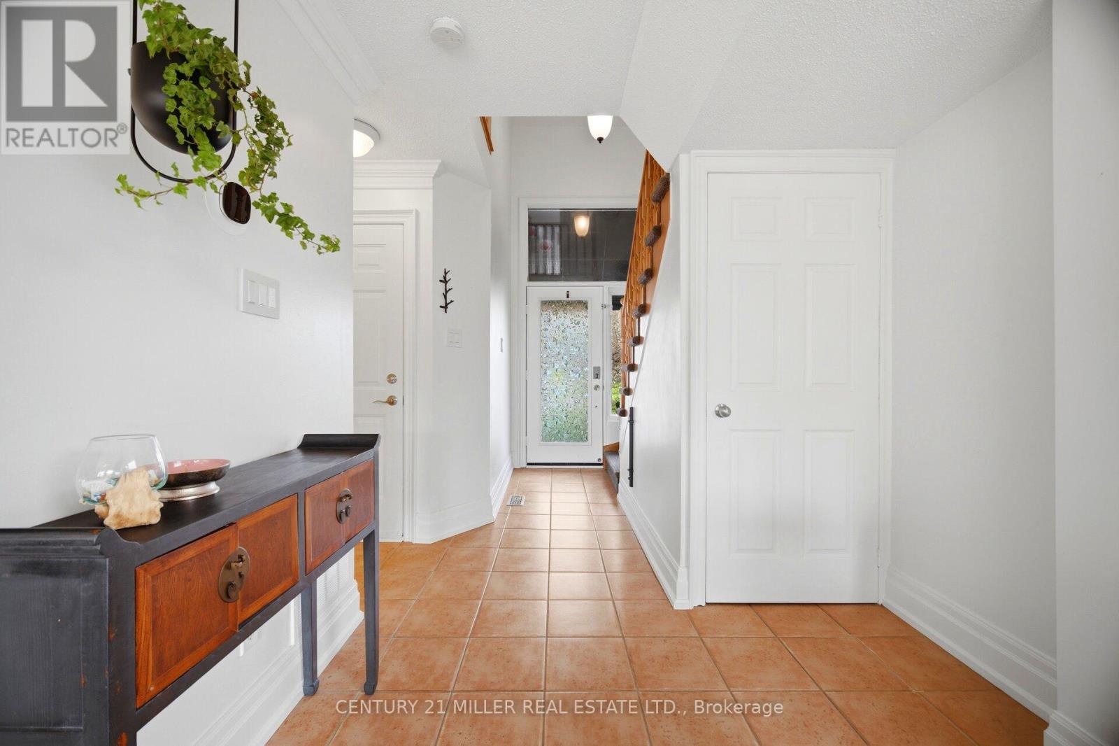 4 Kildonan Cres Crescent, Hamilton (Waterdown), Ontario  L0R 2H5 - Photo 7 - X13099928