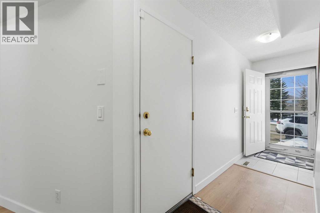 13 Country Hills Villa Nw, Calgary, Alberta  T3K 4S8 - Photo 6 - A2300908