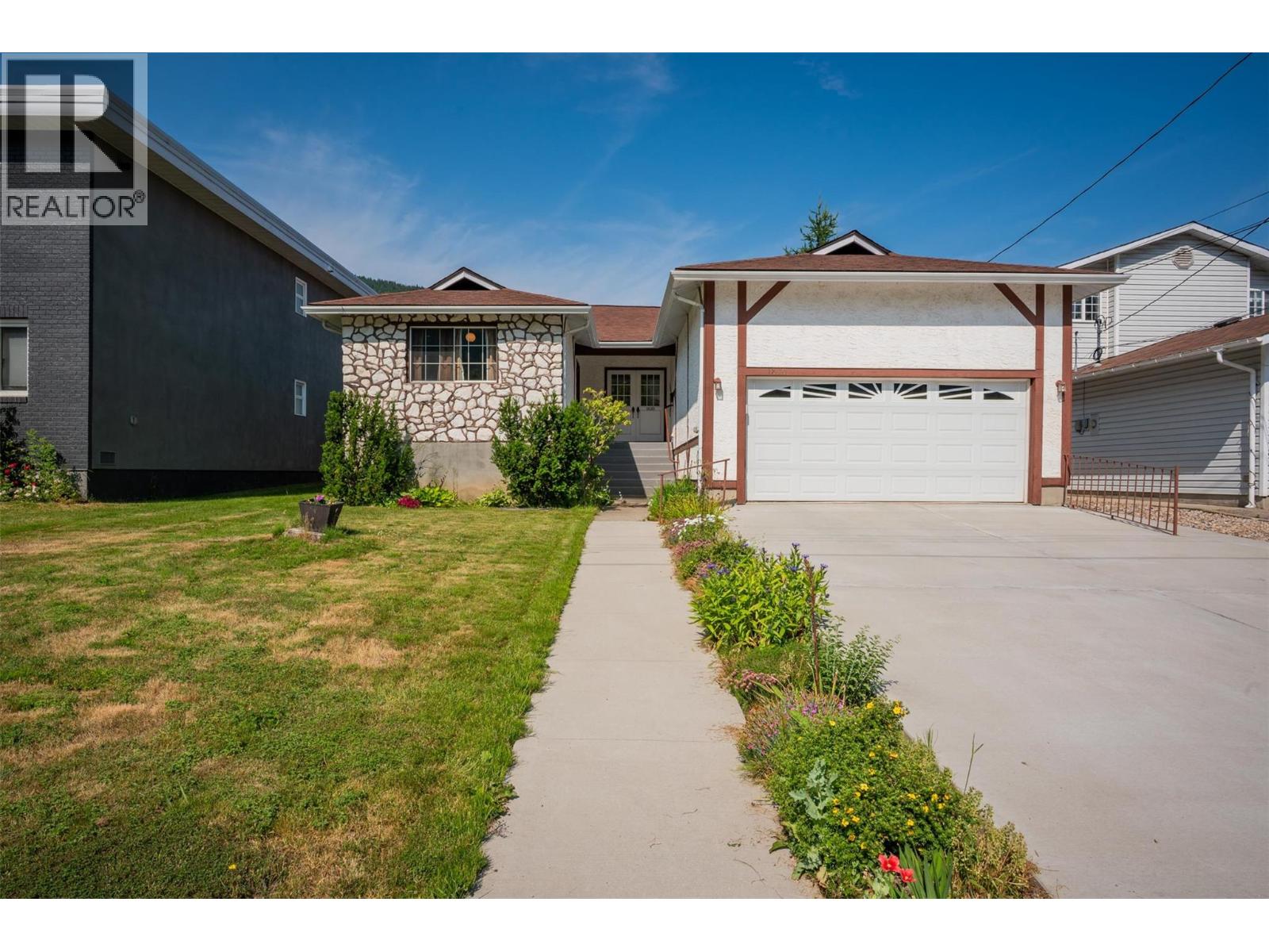 1820 Silver King Road, Nelson, British Columbia  V1L 1C7 - Photo 3 - 10366853