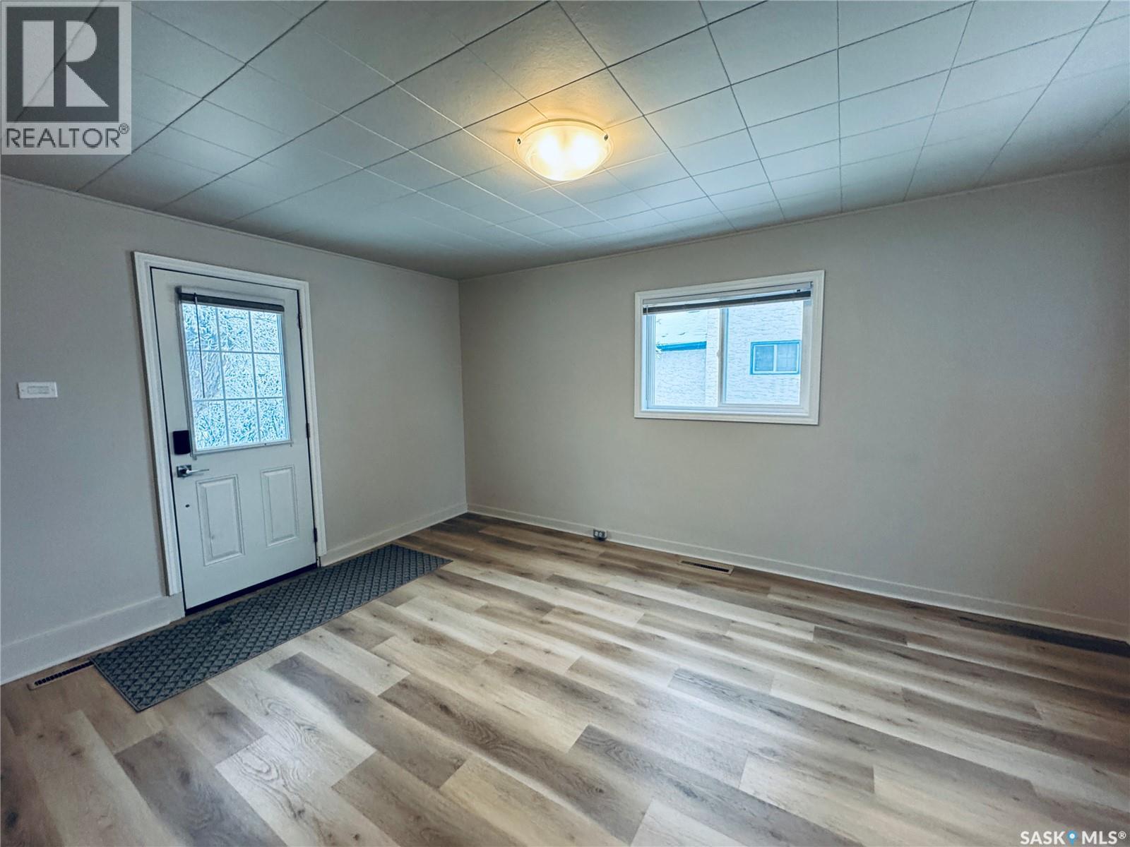 304 5th Avenue E, Biggar, Saskatchewan  S0K 0M0 - Photo 5 - SK025374