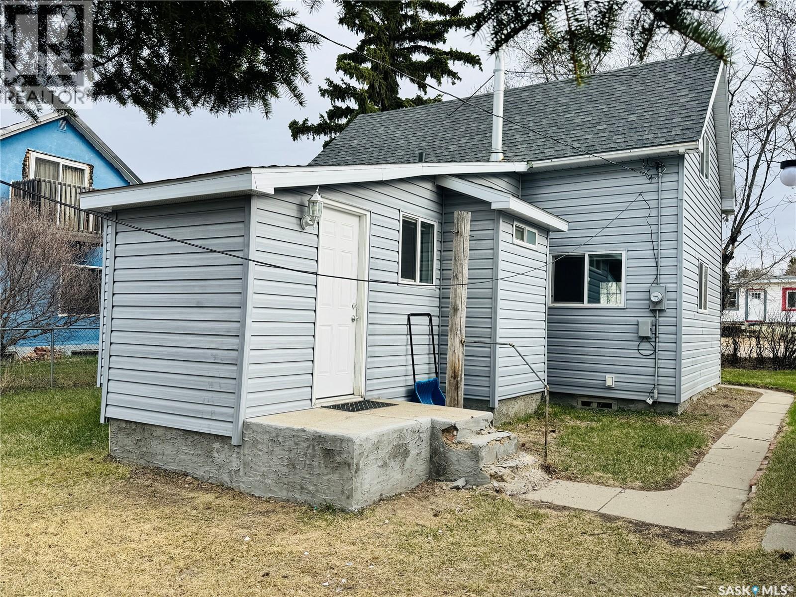 304 5th Avenue E, Biggar, Saskatchewan  S0K 0M0 - Photo 30 - SK025374