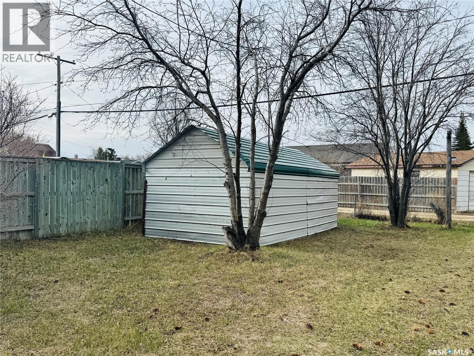 304 5th Avenue E, Biggar, Saskatchewan  S0K 0M0 - Photo 35 - SK025374