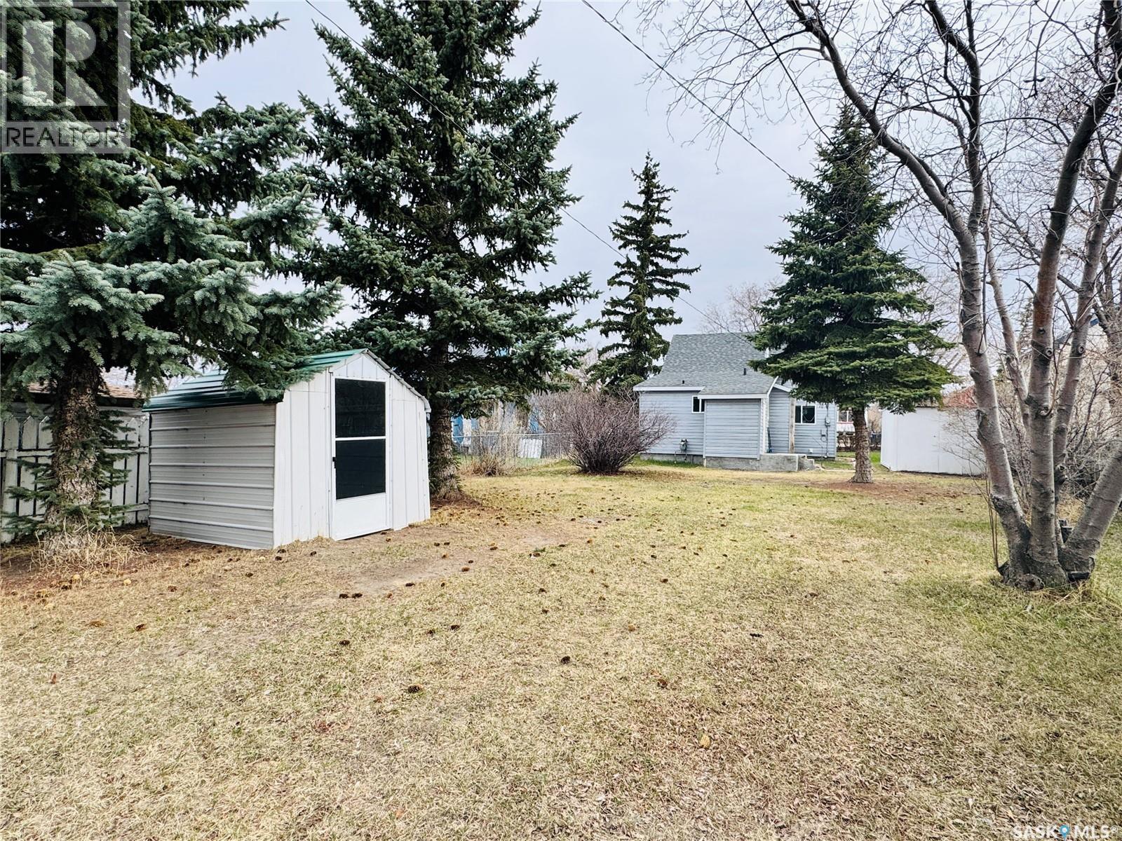 304 5th Avenue E, Biggar, Saskatchewan  S0K 0M0 - Photo 37 - SK025374