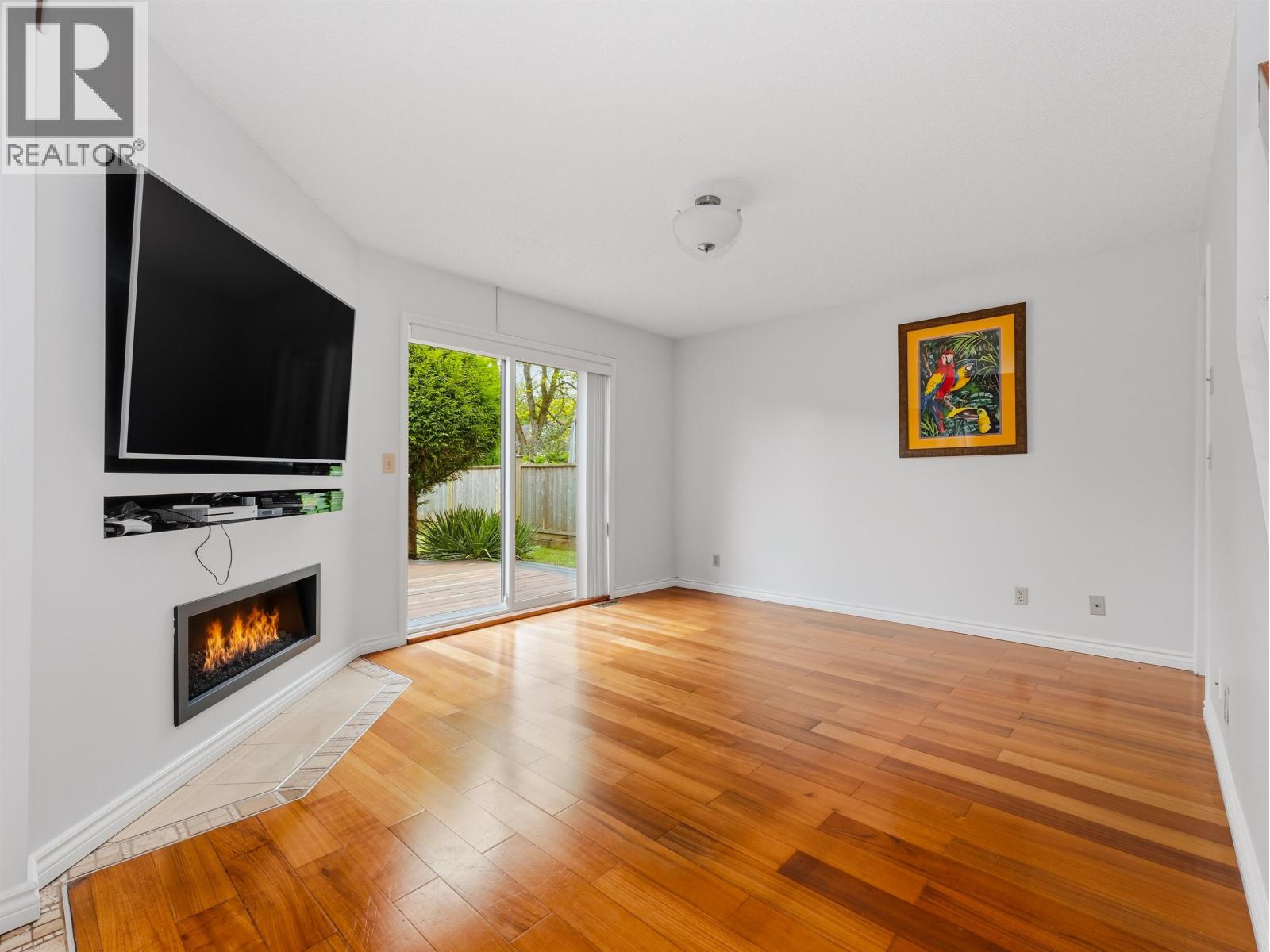 3542 Hurst Place, Vancouver, British Columbia  V5S 4C8 - Photo 11 - R3121016