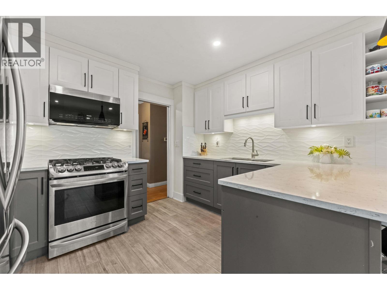 924 Garrow Drive, Port Moody, British Columbia  V3H 1H9 - Photo 14 - R3120100