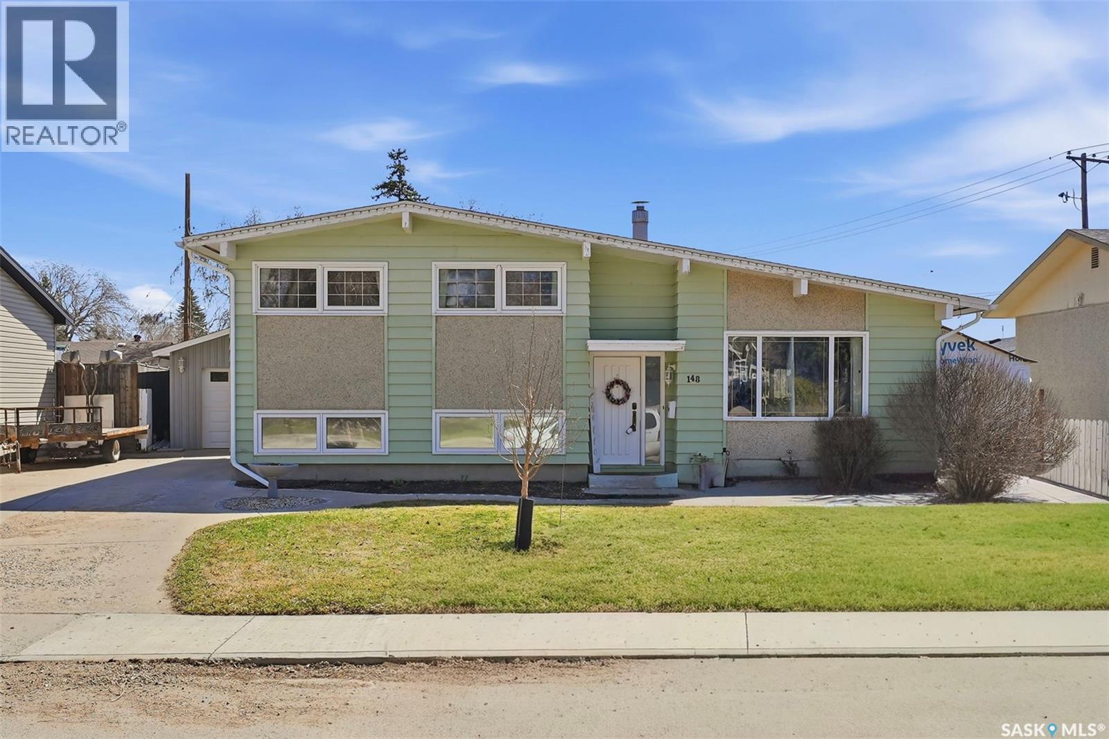 148 Maclean Crescent, Saskatoon, Saskatchewan  S7J 2R7 - Photo 1 - SK035170