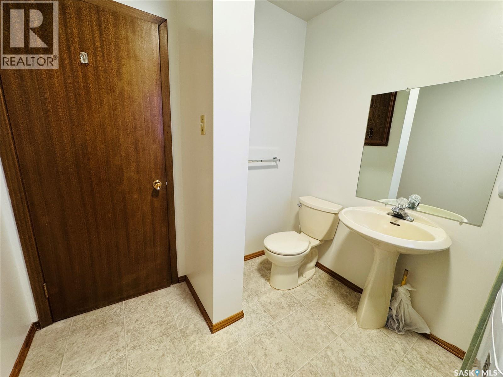 503 7th Avenue W, Biggar, Saskatchewan  S0K 0M0 - Photo 11 - SK028029