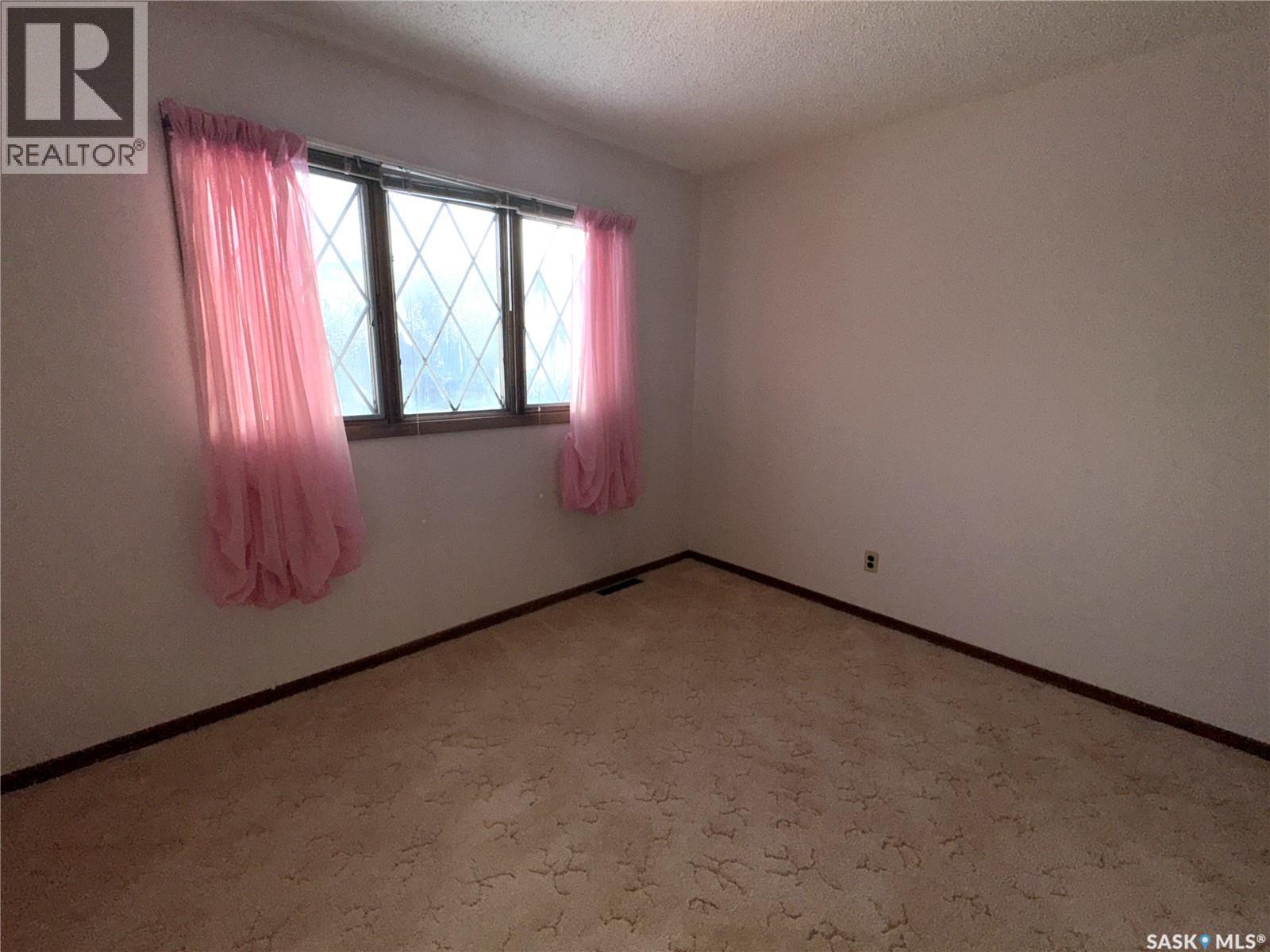 503 7th Avenue W, Biggar, Saskatchewan  S0K 0M0 - Photo 25 - SK028029
